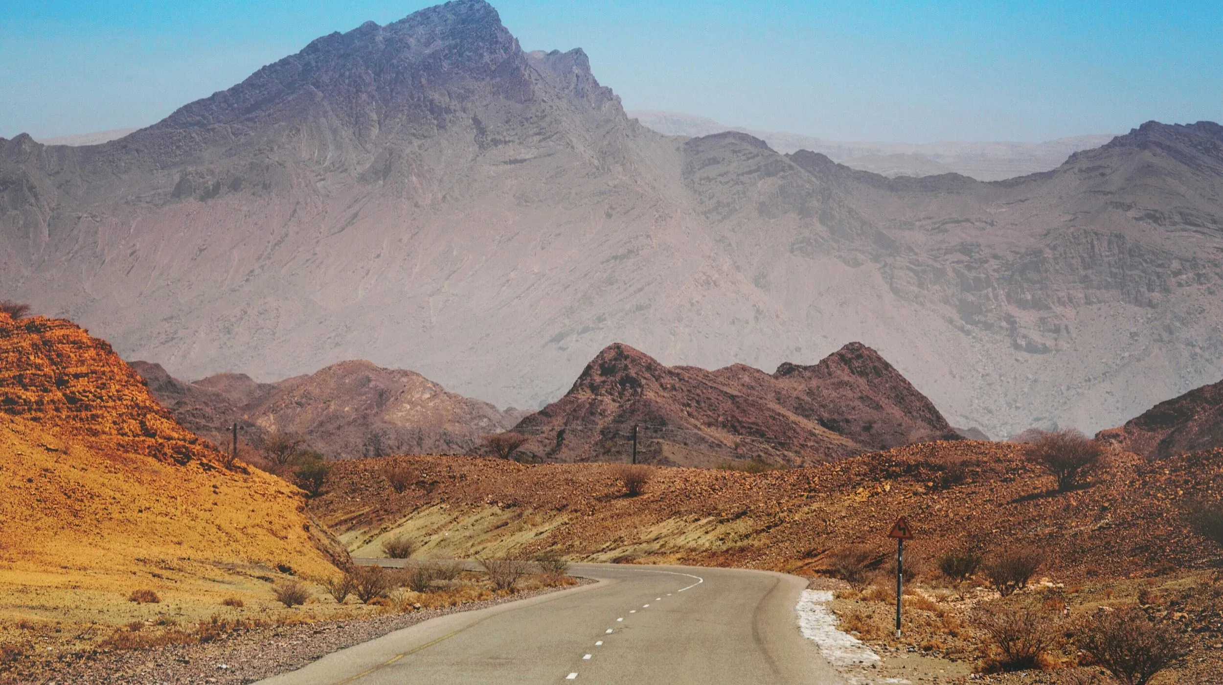 route déserte à oman proposé dans notre circuit