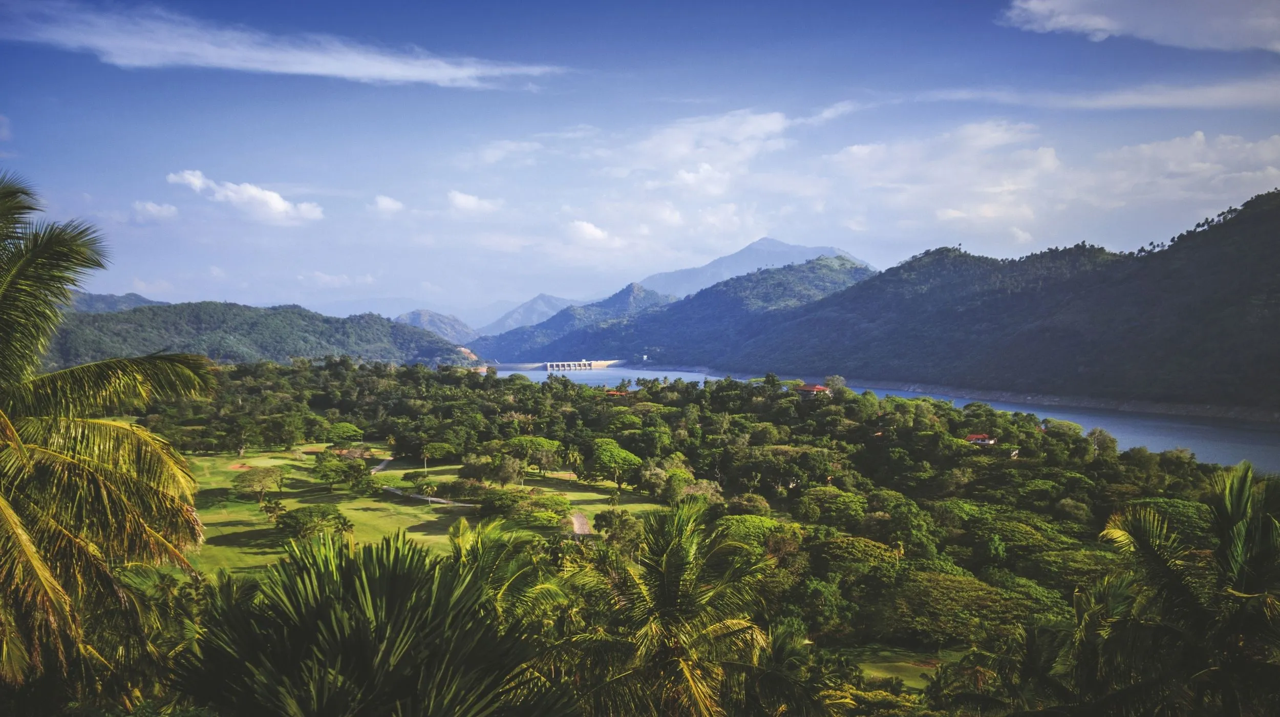 Activité golf sur parcours tropical au Sri Lanka durant un circuit de luxe