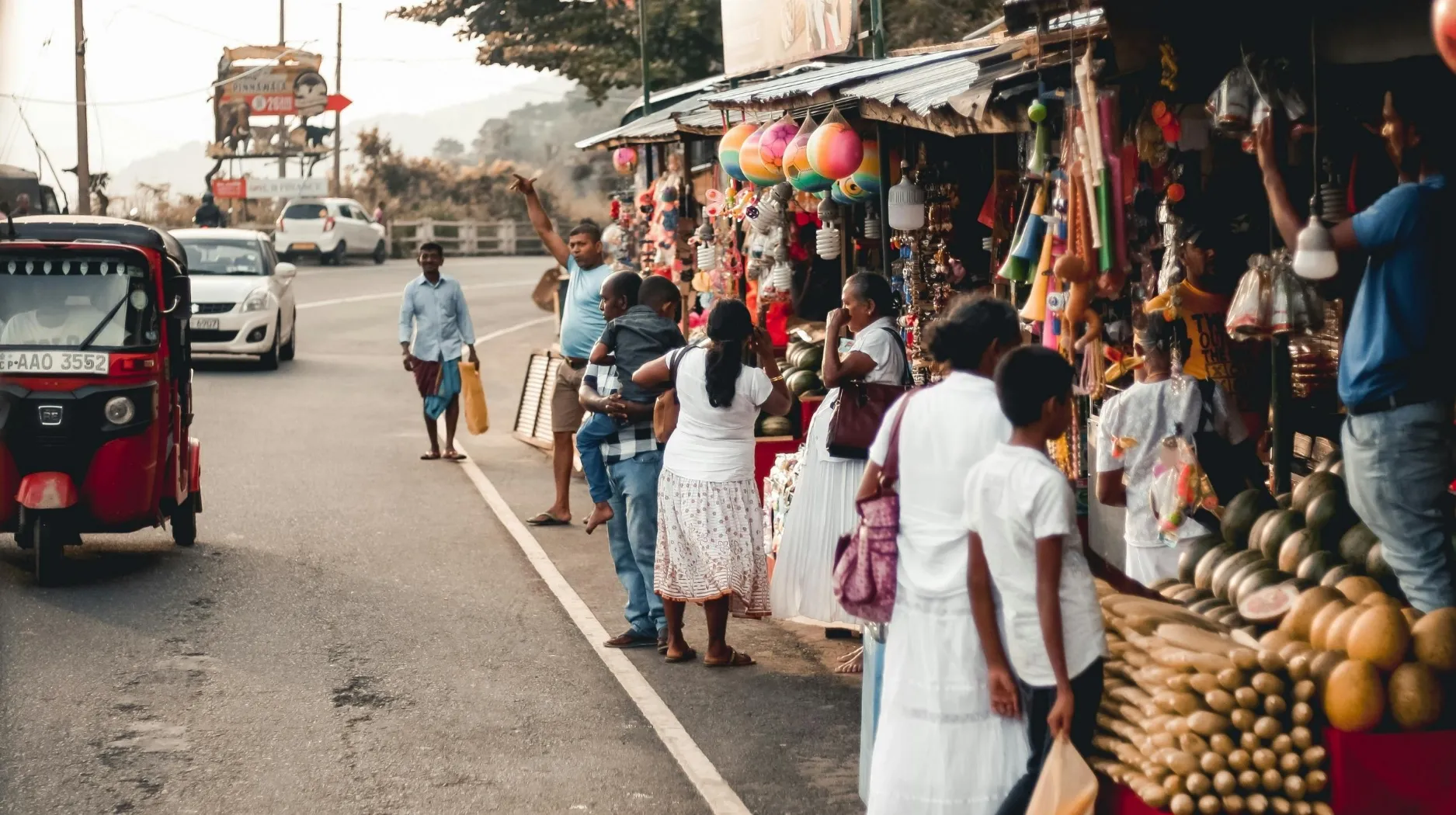 Scène de marché traditionnel au Sri Lanka découverte lors d’un circuit culturel