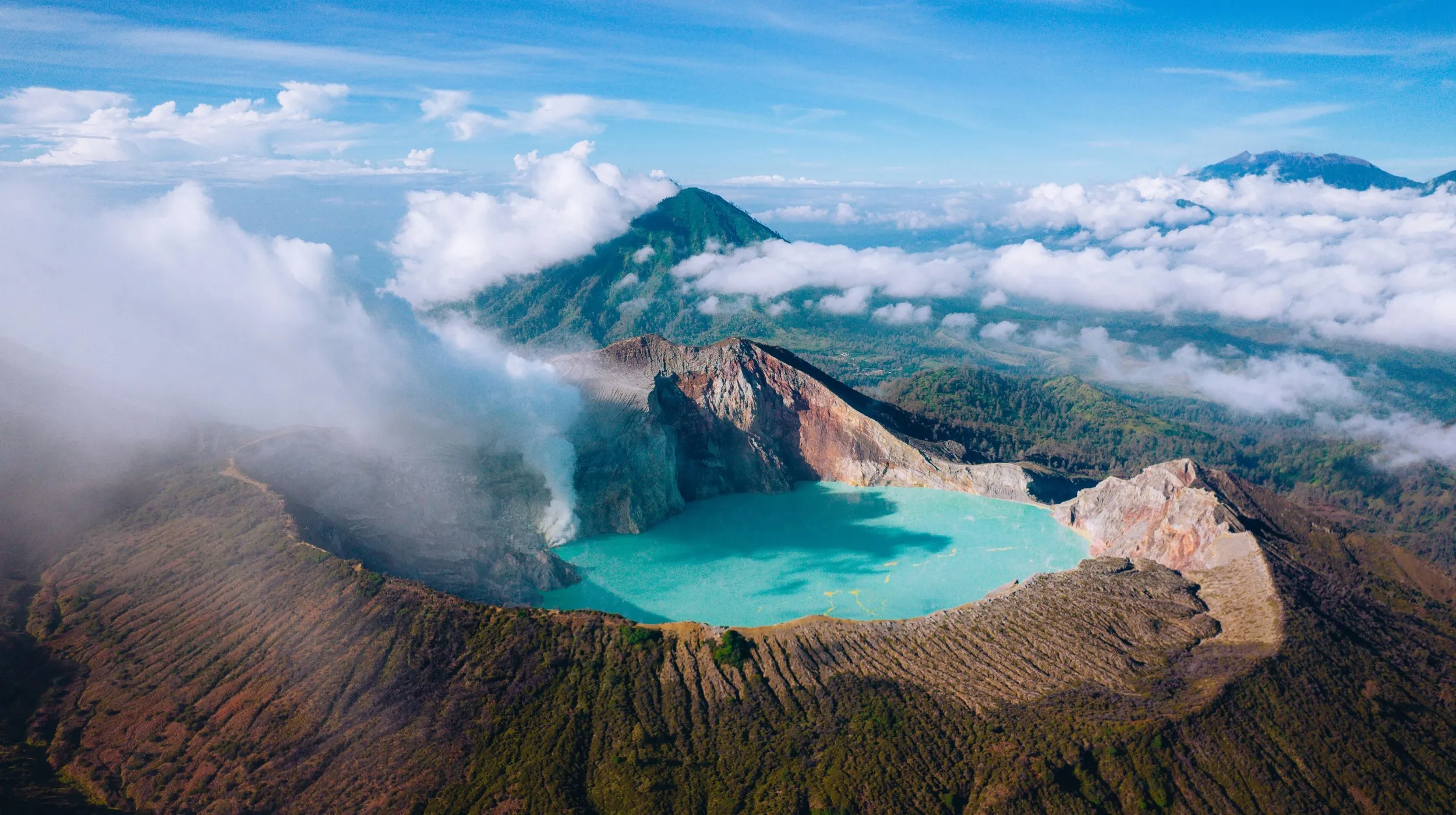 Un mois en Indonésie entre amis: volcans, rizières et lagons turquoise